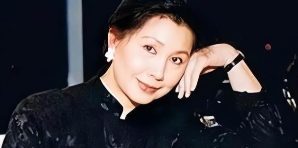 九游官网下载app下载-突传死讯！香港知名演员老公在家中离世，坐在轮椅上没了呼吸